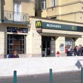 McDonald's - Móricz Zsigmond körtér Budapest - Külső kép