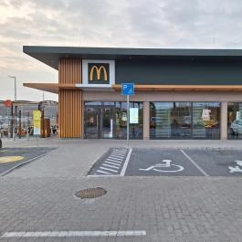 McDonald's, Maglód, Maglód - Külső kép
