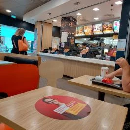 McDonald's - MOM Park Budapest - Belső