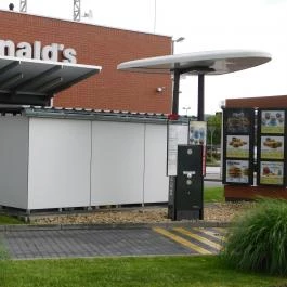 McDonald's - Tesco Budaörs Budaörs - Külső kép