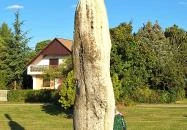 Mécsestartó nő szobra Balatonvilágos