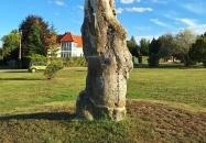 Mécsestartó nő szobra Balatonvilágos