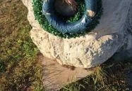 Mécsestartó nő szobra Balatonvilágos