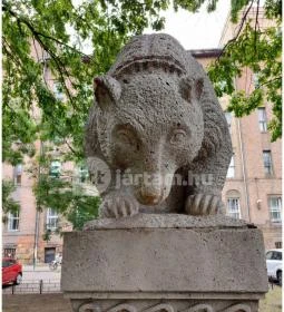 Medve szobor