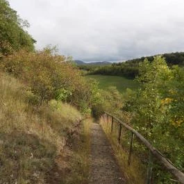 Megvilágosodás sztúpa Becske - Külső kép