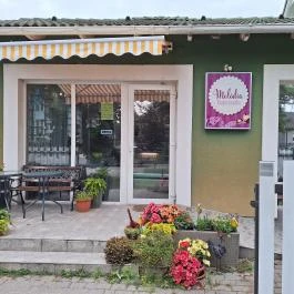 Melódia Cukrászda Seregélyes - Külső kép