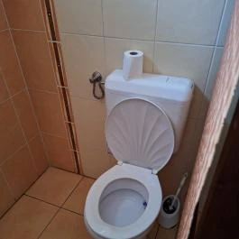 Melódia Cukrászda Seregélyes - Mosdó