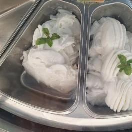 Melódia Cukrászda Seregélyes - Étel/ital