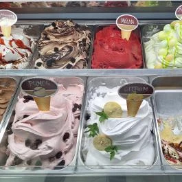 Melódia Cukrászda Seregélyes - Étel/ital