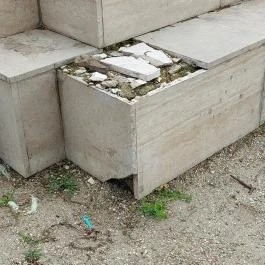 Memento: Az 1945–56 között kivégzettek emlékműve, Budapest - Egyéb