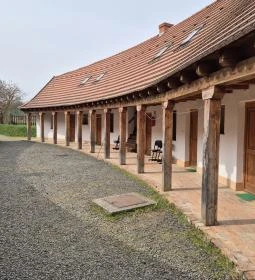 Egy menyasszony stafírungja