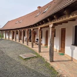 Egy menyasszony stafírungja Terény - Külső kép