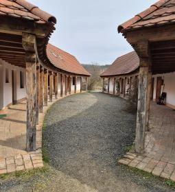 Egy menyasszony stafírungja