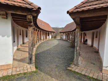 Egy menyasszony stafírungja Terény