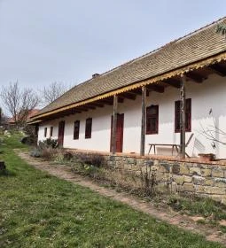 Egy menyasszony stafírungja