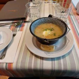 Menza Étterem & Kávézó Budapest - Étel/ital