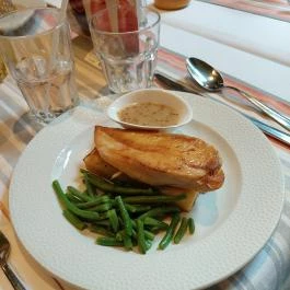 Menza Étterem & Kávézó Budapest - Étel/ital