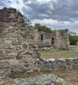 Mezőnyárádi templomrom