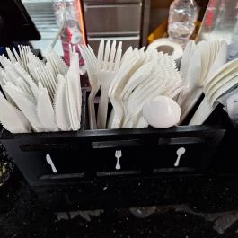 Mido's Chicken, Budapest - Egyéb