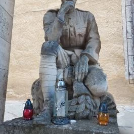 Millecentenáriumi Emlékmű Sóskút - Külső kép