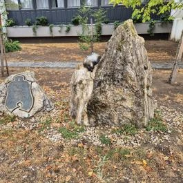 Millenniumi időkapszula, Aba - Külső kép