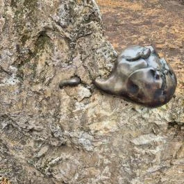 Millenniumi időkapszula, Aba - Külső kép