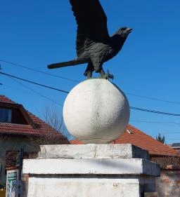 Minden korok hőseinek emlékműve