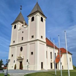 Mindenszentek templom Fertőszéplak - Külső kép