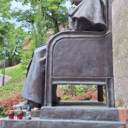 Mindszenty József Esztergom - Külső kép
