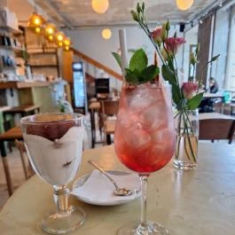 Mitzi. - Kortárs Kávéház & Bár, Budapest - Étel/ital