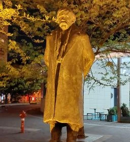 Móricz Zsigmond szobra