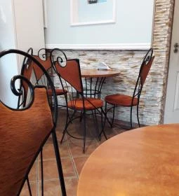 Mosoly Gombóc Cukrászda