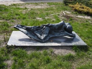 A mosonmagyaróvári Agrártudományi Egyetem 1956-os diákáldozatainak emlékműve Mosonmagyaróvár