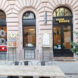 Moto Pizza Mikszáth Budapest - Külső kép