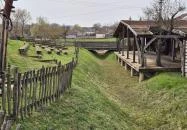 Mozgó Harangláb Terény