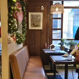 Ms Asia bowls and rolls, Budapest - Belső