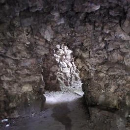 Műbarlangok Tata - Belső