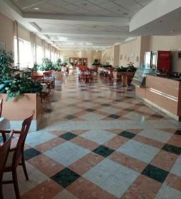 Multipláza Irodaház étterme