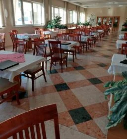 Multipláza Irodaház étterme