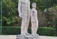 Munkás gyermekkel-szobor Budapest