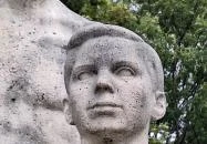 Munkás gyermekkel-szobor Budapest