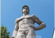Munkás szobor Berettyóújfalu