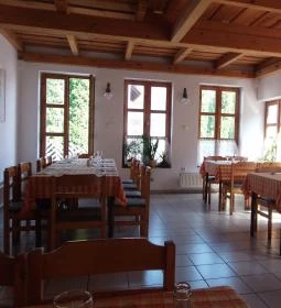 Muskátli Családi Kisvendéglő & Cukrászda