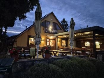 Muskátli Csárda Zengővárkony