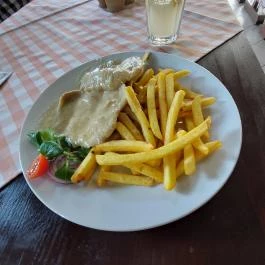 Muskátli Vendéglő , Hollókő - Étel/ital