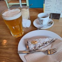 MŰVHÁZ Kávézó Budapest - Étel/ital