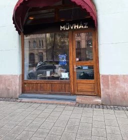 MŰVHÁZ Kávézó