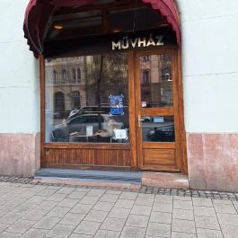MŰVHÁZ Kávézó Budapest - Külső kép