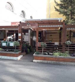 Múzeumkert Étterem