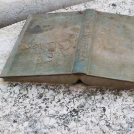 A Nagy Könyv szobor Eger, Eger - Egyéb